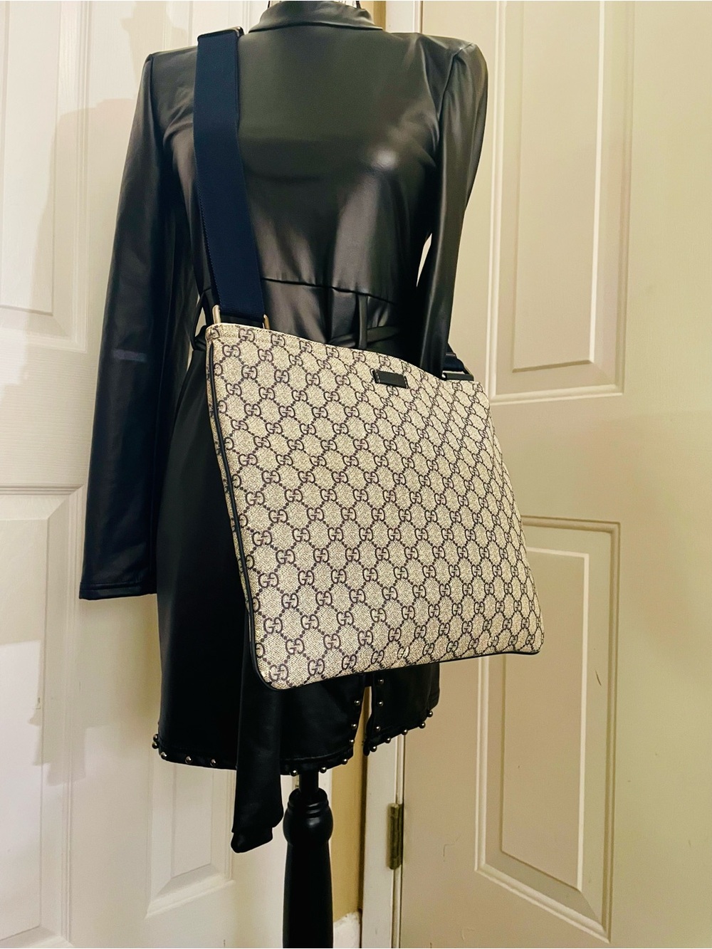 Gucci GG Supreme Shoulder Bag with Navy Strap bag is unisex